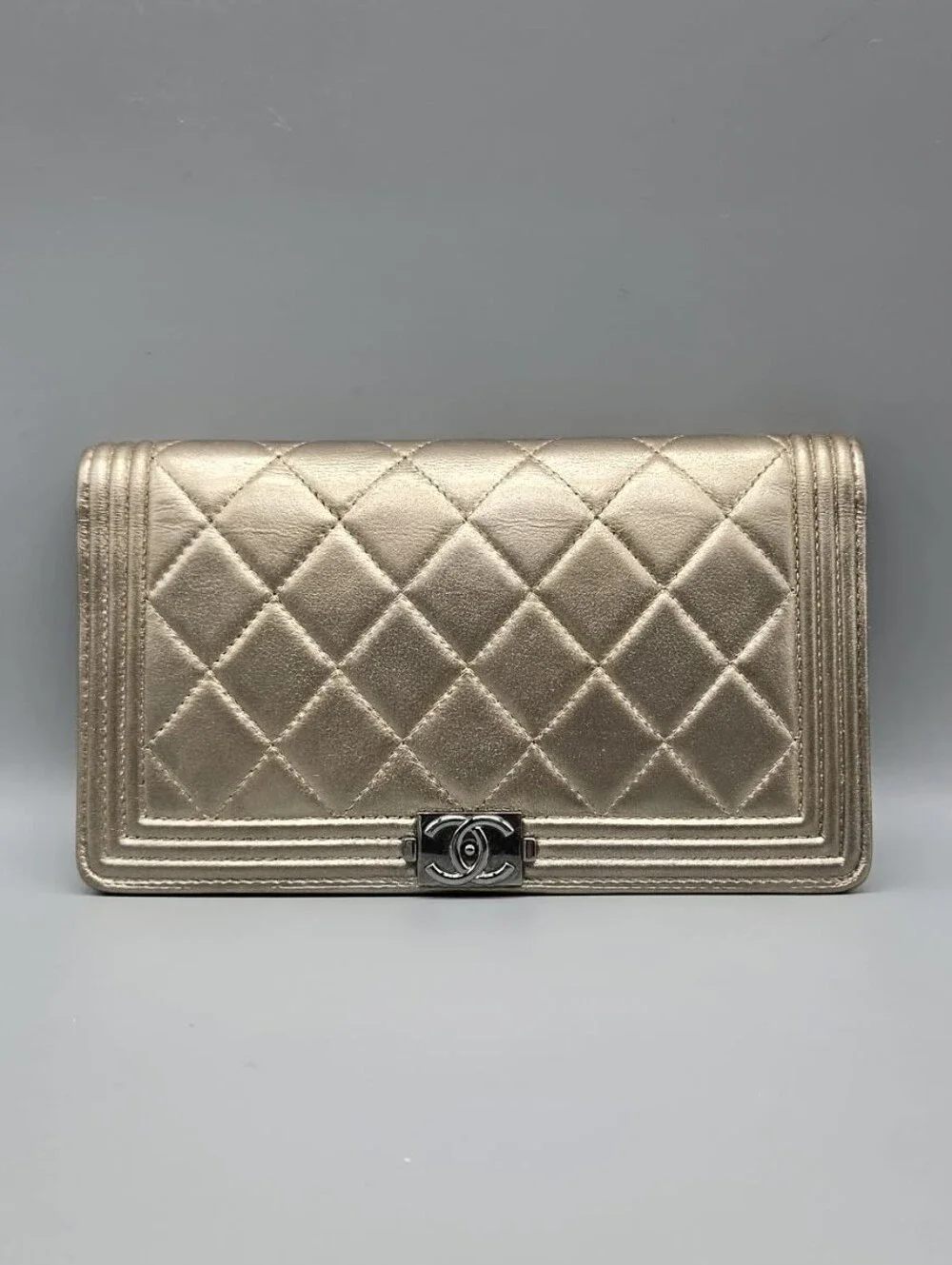 💛CHANEL Authentic Yen Gold Leather Wallet/Clutch💛